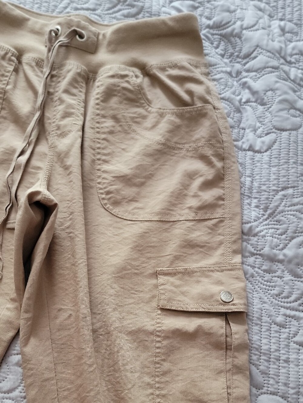 Ladies Size Medium Drawstring Cargo Jogger Pants - Khaki Lightweight - Picture 3 of 12